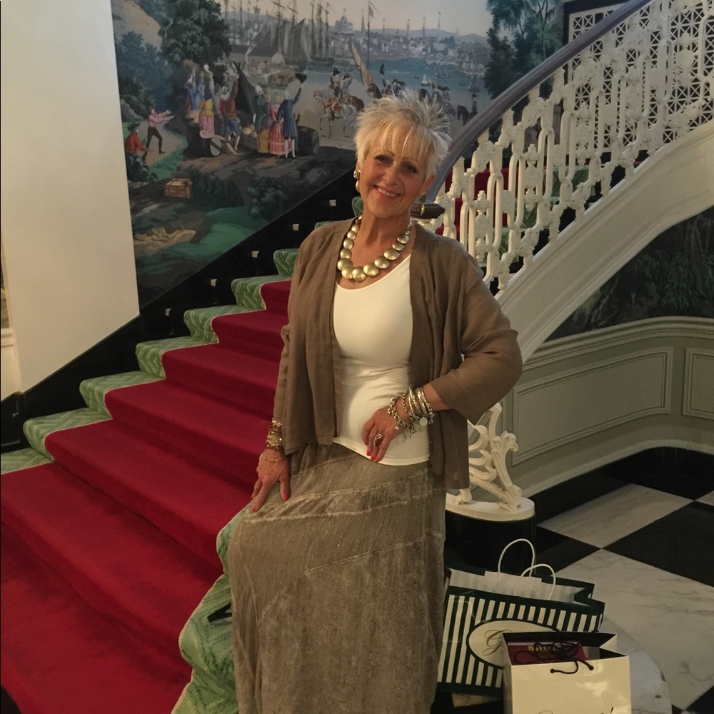 Meet your Posher, Deborah